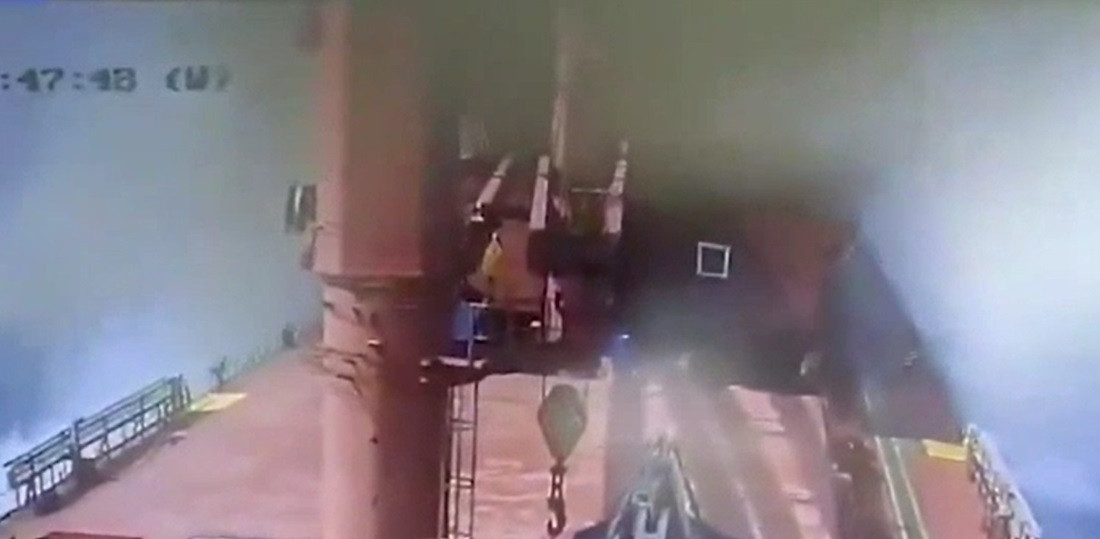 Cum arată petrolierul "Marlin Luanda" după ce a fost atacat de rebelii Houthi. Reacția Marii Britanii