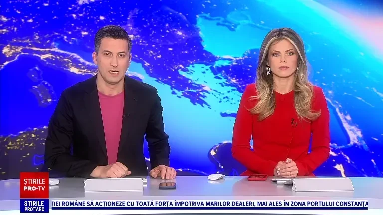 Haine de câini inspirate din garderoba starurilor internaționale. Rihanna și Jennifer Lopez au fost muze