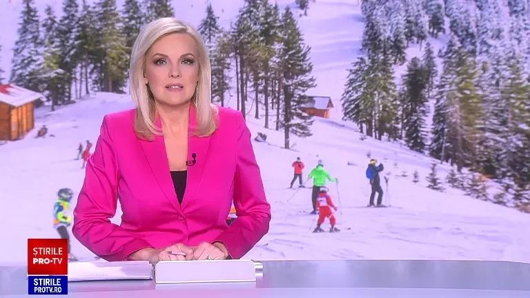 Poiana Brașov, plină de turiști care s-au bucurat de zăpadă. Au fost cozi uriașe la instalațiile de transport pe cablu