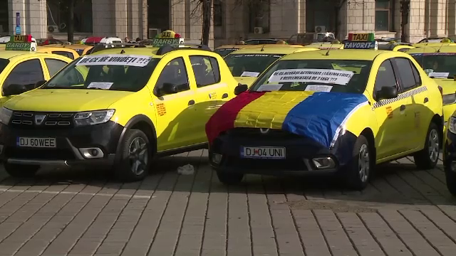 Continuă protestul taximetriștilor în Piața Constituției. Următoarea etapă, greva foamei la Guvern