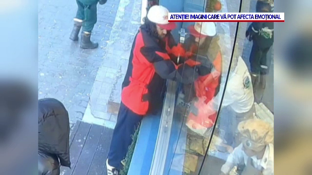 A intrat pe geamul pizzeriei ca să fure banii din cutia de donații. Imagini ireale în Craiova
