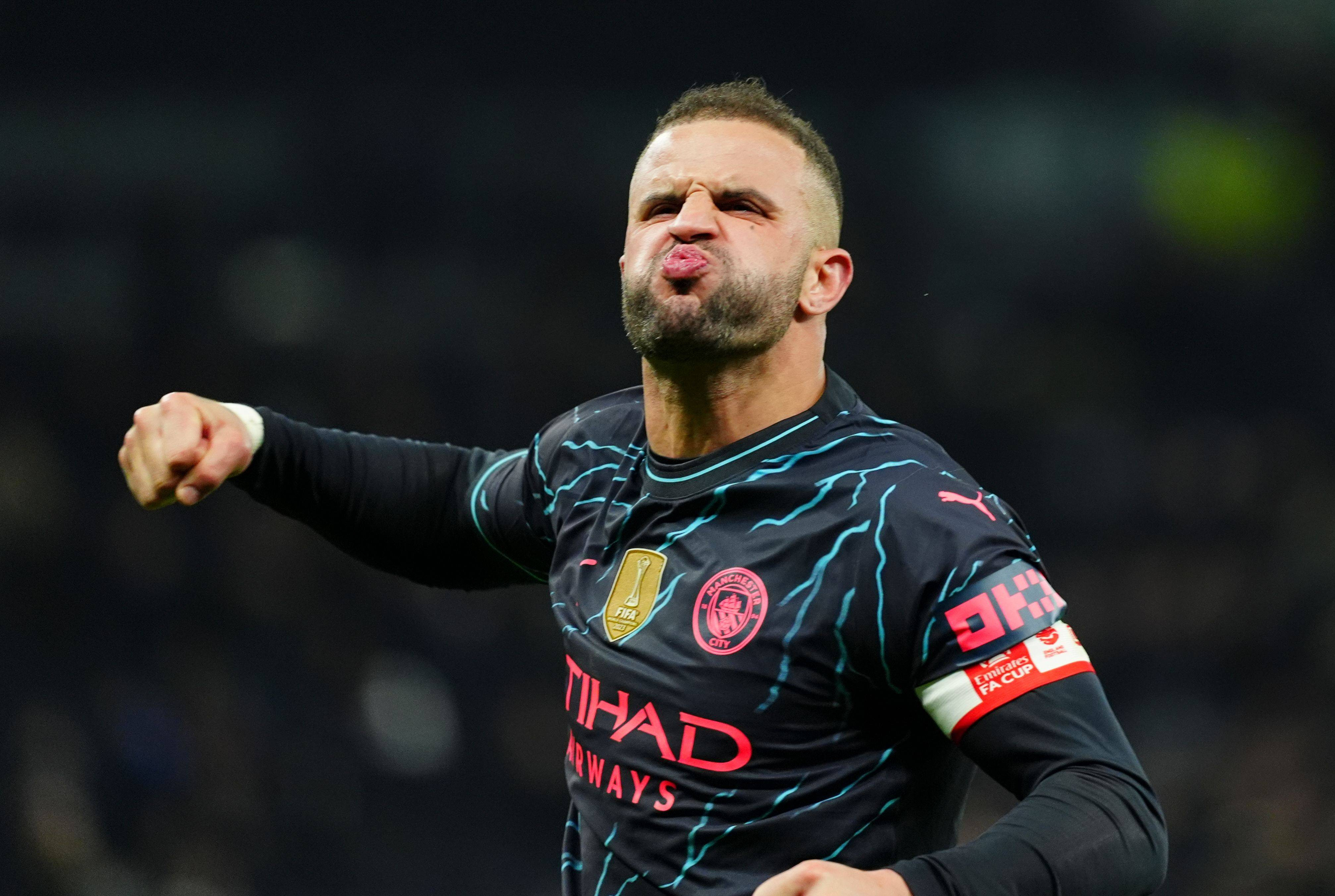 Fotbalistul care va deveni tată pentru a patra oară cu soția sa, în timp ce mai are doi copii și cu altă femeie