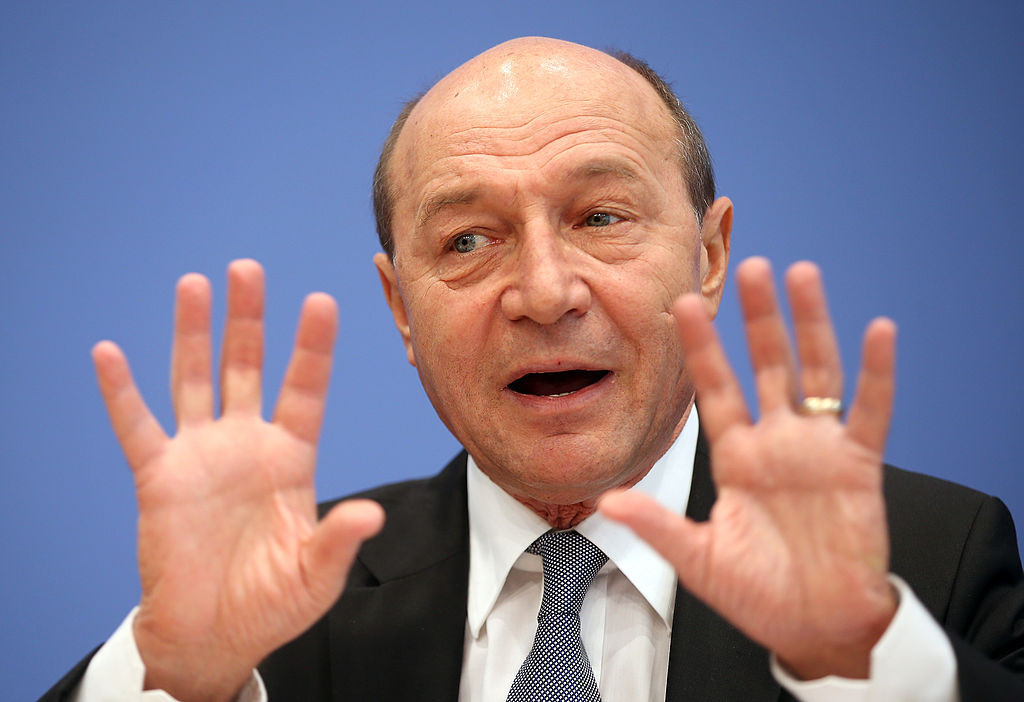Traian Băsescu este revoltat de ceea ce se întâmplă pe internet în numele lui: ”Este inadmisibil!”