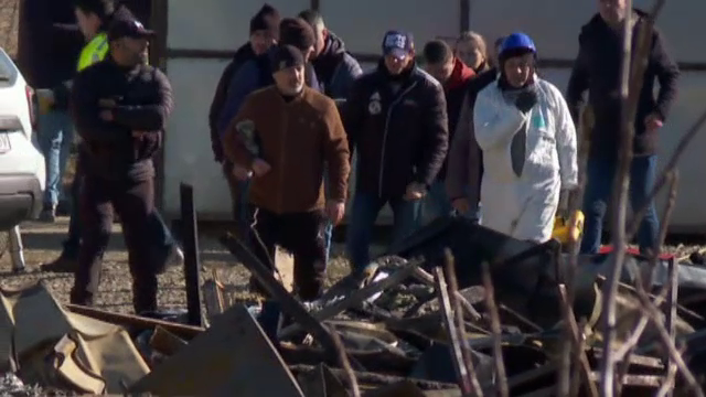 Cornel Dinicu, scos din arest și dus la Ferma Dacilor. A găsit un obiect printre ruine, care l-a făcut să plângă