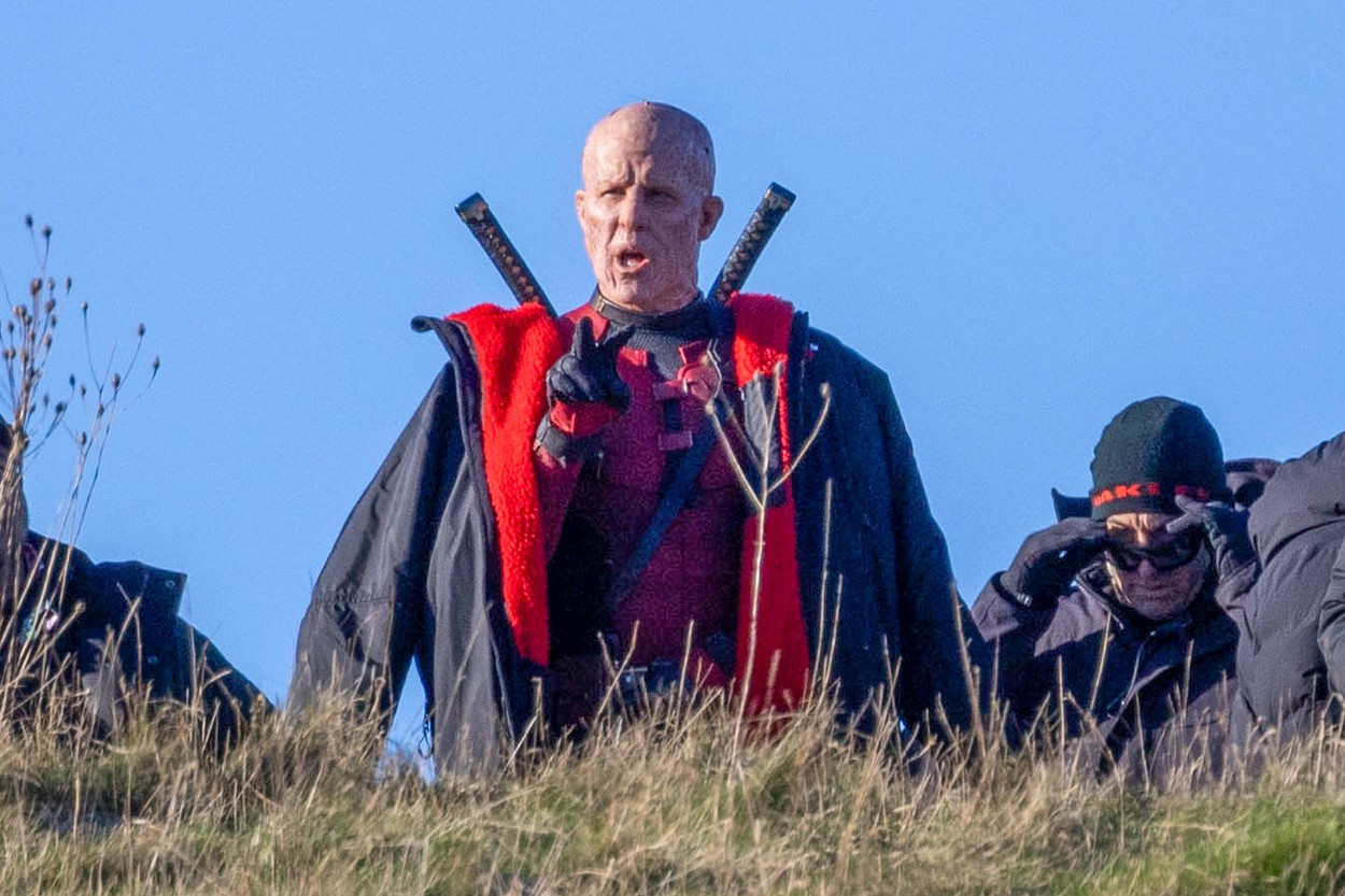 Cine e actorul care se ascunde sub un chip plin de cicatrici. GALERIE FOTO