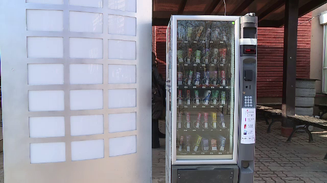 Deși este interzis prin lege, în România copiii pot să-și cumpere singuri dispozitive cu nicotină