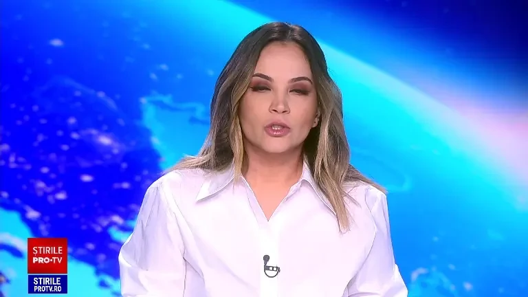 O mașină a luat foc după un accident grav, în Galați. Doi tineri de 16 și 21 de ani au murit carbonizați