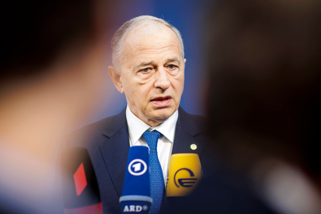 Peste 23% dintre români ar vota cu Geoană în primul tur al prezidenţialelor. Surpriză neplăcută pentru Ciucă - Sondaj INSCOP