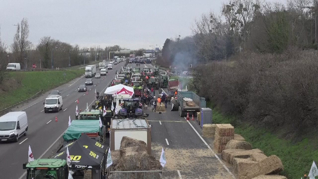 Capitala UE, Bruxelles, amenințată cu blocarea traficului de tractoriști nemulțumiți chiar în ziua marelui summit european