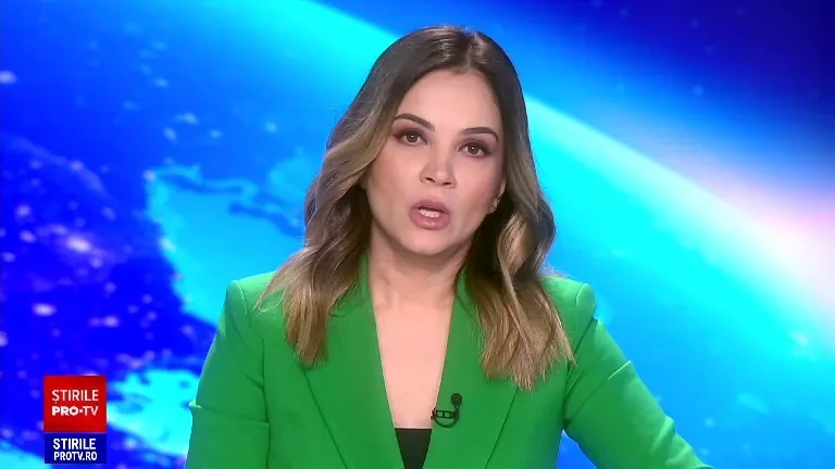 Nervos după un conflict mai vechi, un bărbat și-a lovit vecinul cu mașina, care avea un copil mic în brațe. VIDEO cu momentul