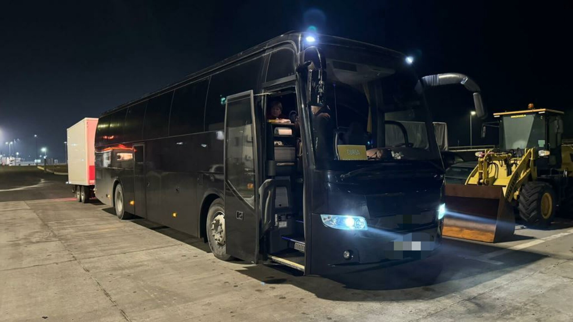 Șoferul unui autocar cu 26 de pasageri, amendat cu 30.000 de lei. Ce au descoperit polițiștii