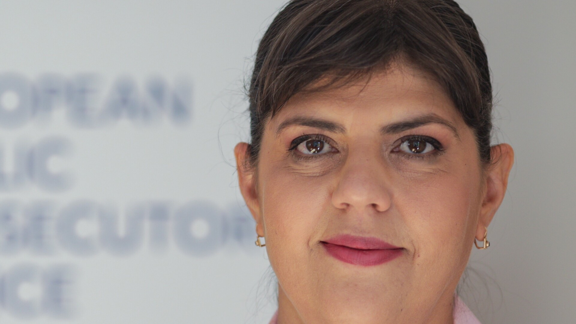 Caz grav de corupție, descoperit în cel mai mare spital din Cehia de Parchetul condus de Codruța Kovesi: 22 de arestări