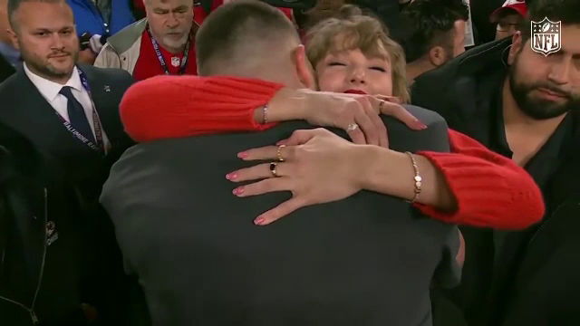 „Este agent secret.” De ce a devenit Taylor Swift o ţintă a teoriilor conspiraţiei înainte de alegerile din SUA