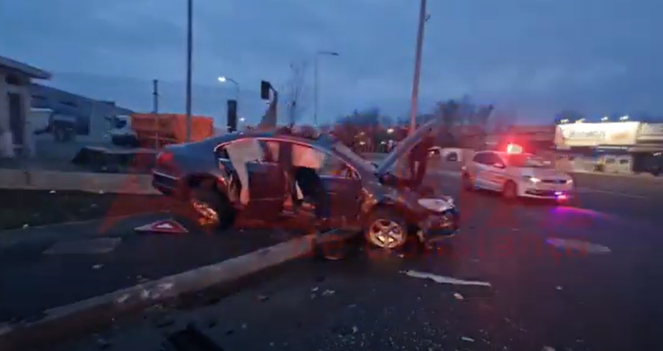 Un șofer de 23 de ani și-a găsit sfârșitul pe un drum din Constanța. A murit după ce a intrat într-un sens giratoriu. VIDEO