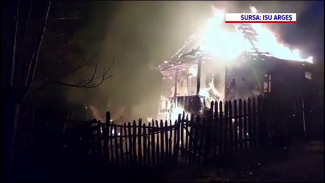 O bătrână din Argeș a murit carbonizată după ce casa i-a luat foc. Pompierii au fost alertați de vecini