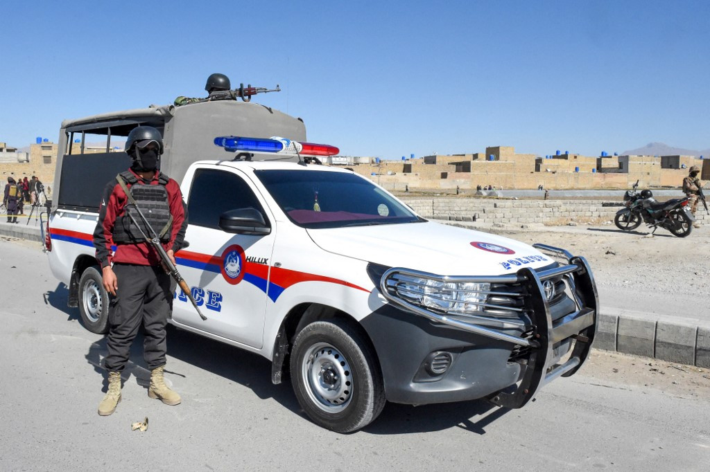 Cel puţin 10 oameni au murit în Pakistan, într-un atac al militanților islamiști asupra unei secţii de poliţie