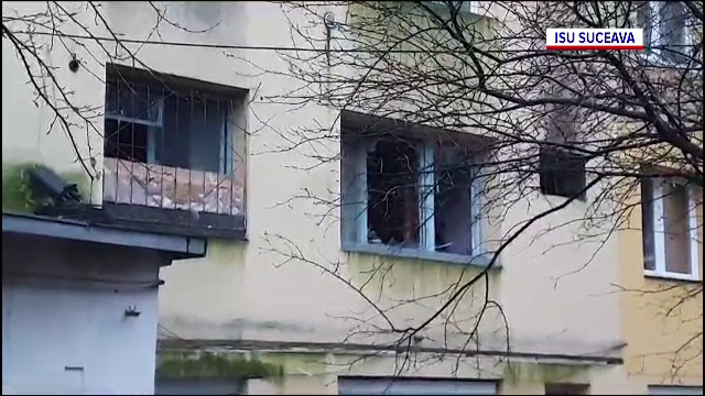 Doi soți au murit într-un incendiu, în Suceava. Alte 21 de persoane au fost salvate