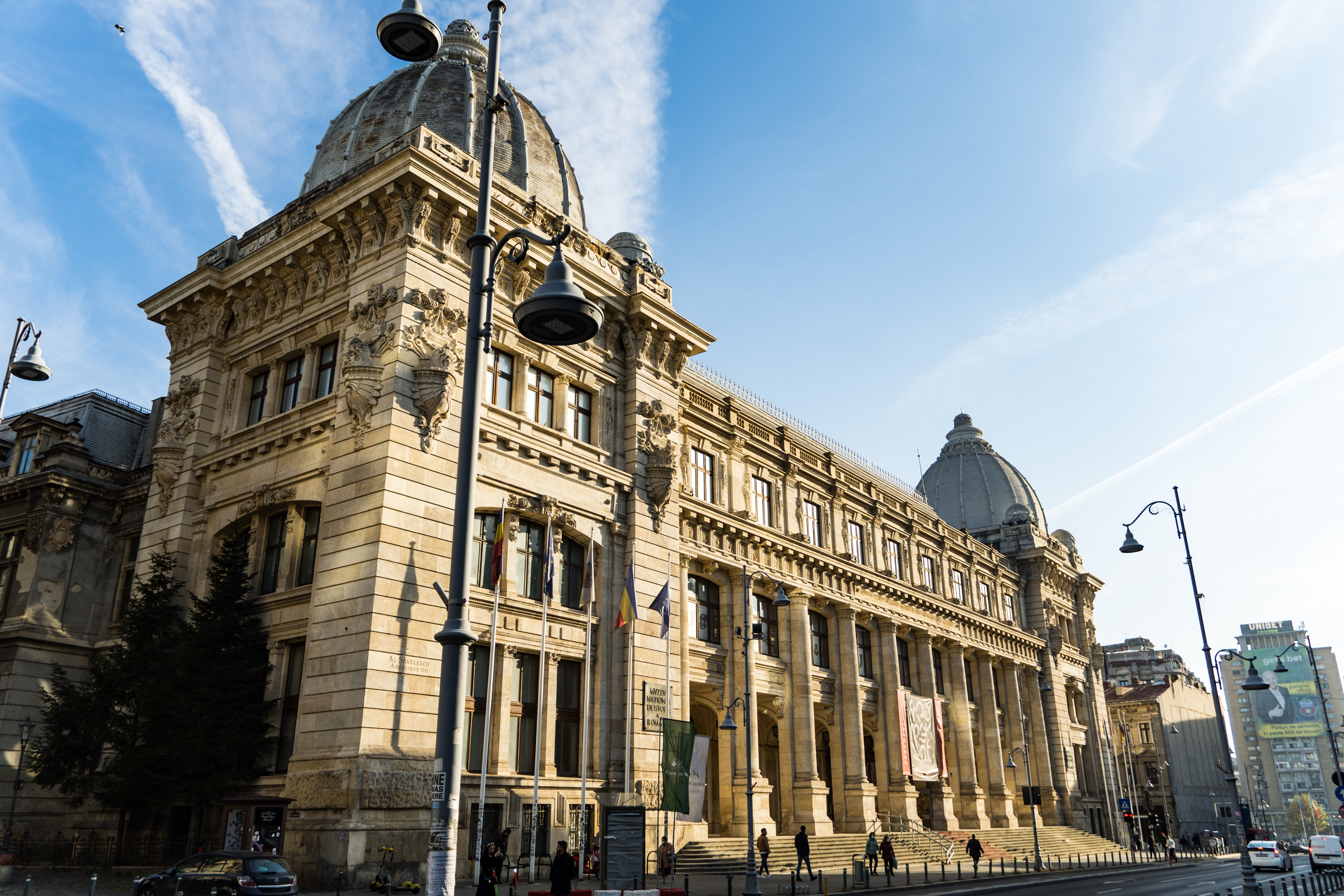 Muzeul Național de Istorie a României: povestea clădirii spectaculoase de pe Calea Victoriei din București