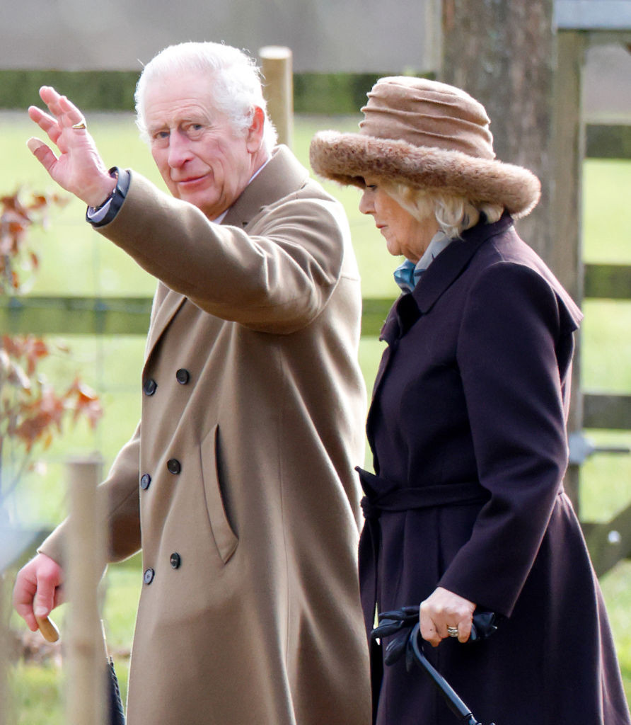 regele charles al III lea si regina camilla la SANDRINGHAM