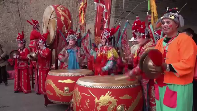 Cum se pregătesc chinezii să întâmpine Anul Nou, al Dragonului de Lemn. Tradițiile vechi sunt combinate cu cele moderne