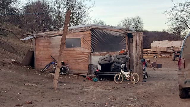 Caz de sclavie în Giurgiu. Cel puțin 6 victime, cu handicap mintal, au fost puse la munci grele fără să primească bani