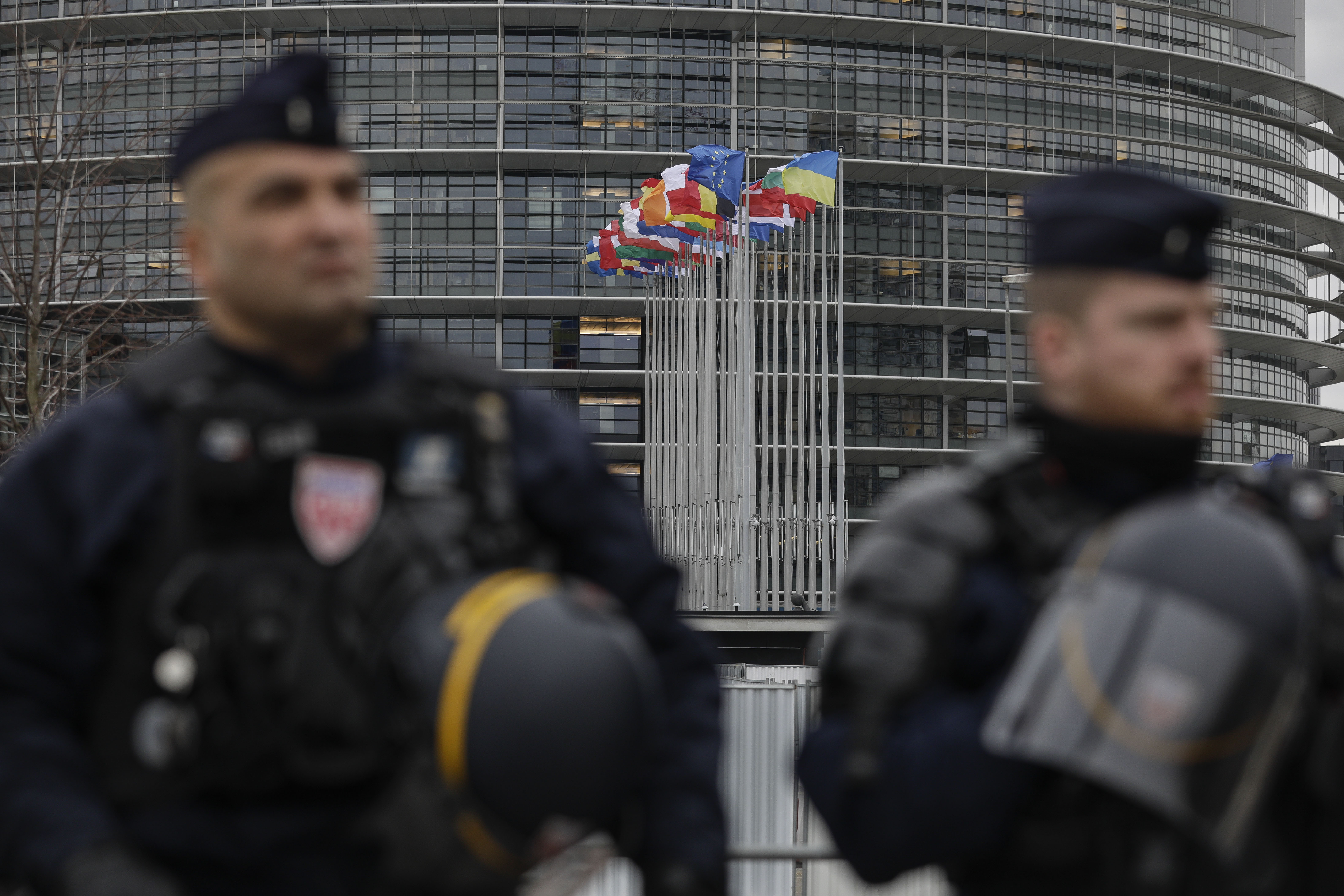 Furia fermierilor a ajuns la Strasbourg. Zeci de tractoare și protestatari s-au adunat în fața Parlamentului European