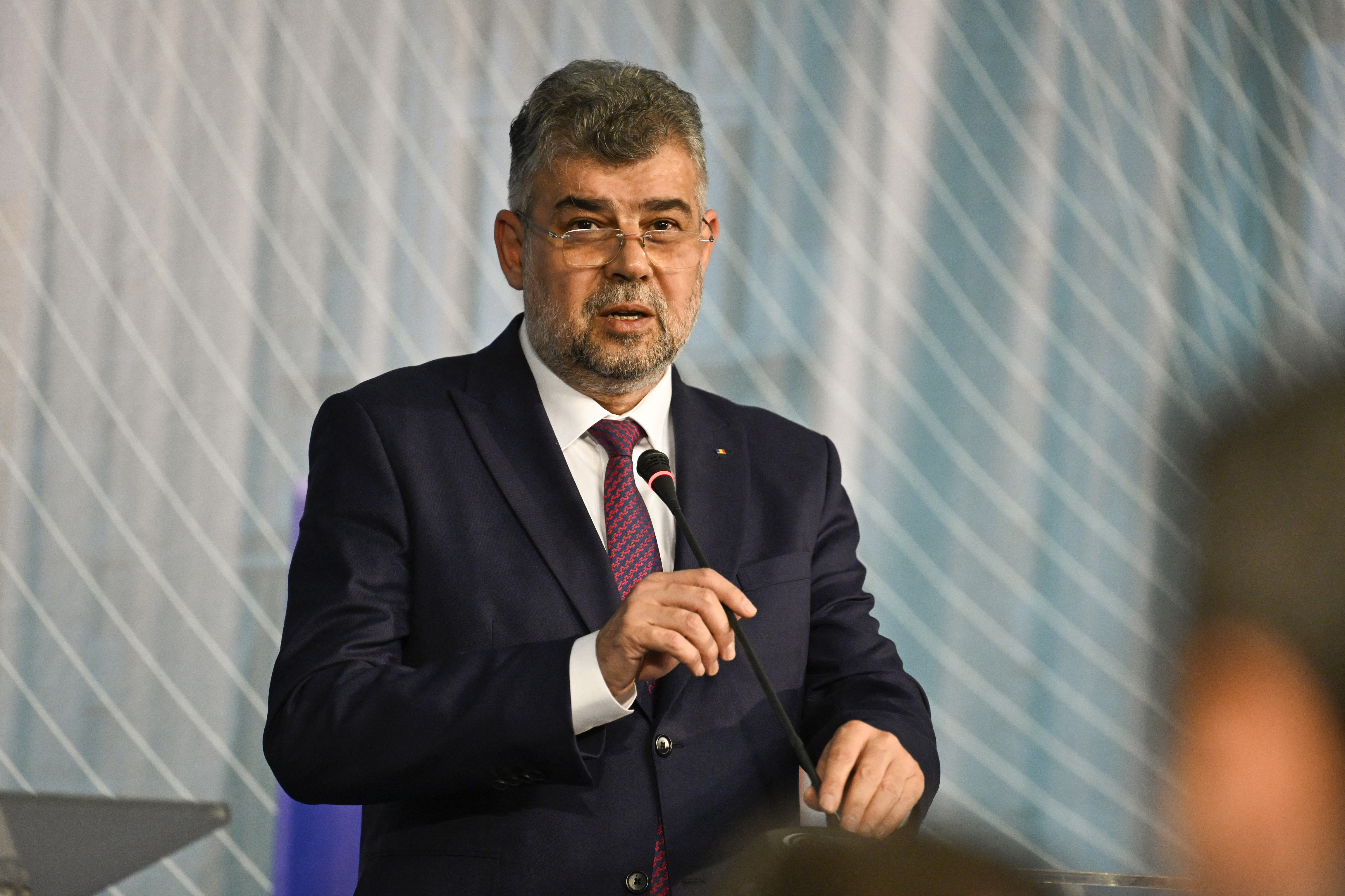 Ciolacu: „Trebuie să descurajăm abuzul de concedii medicale nejustificate”. Plan pentru cei cu boli grave şi gravide