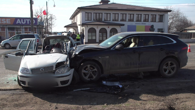 O șoferiță a murit pe un drum național din Prahova după ce a făcut o manevră interzisă. „Nu s-a uitat nicăieri”