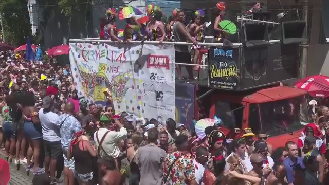 Patronul simbolic al Carnavalului de la Rio a dat startul celei mai mari petreceri în aer liber din lume