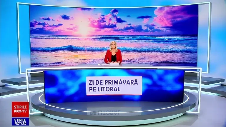 Zi de primăvară pe litoral. Oamenii au luat plaja cu asalt, iar unii au avut curaj și pentru o baie la 7 grade Celsius