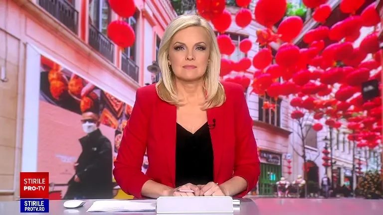 Intrarea în Anul Nou al Dragonului de Lemn, urmărită de miliarde de oameni. Este cel mai urmărit spectacol global