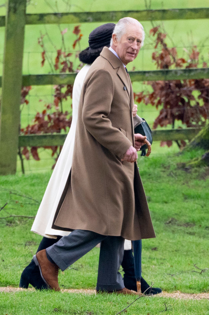 Prima apariție în public a regelui Charles, după ce a început tratamentul pentru cancer. A mers la biserică cu regina | FOTO