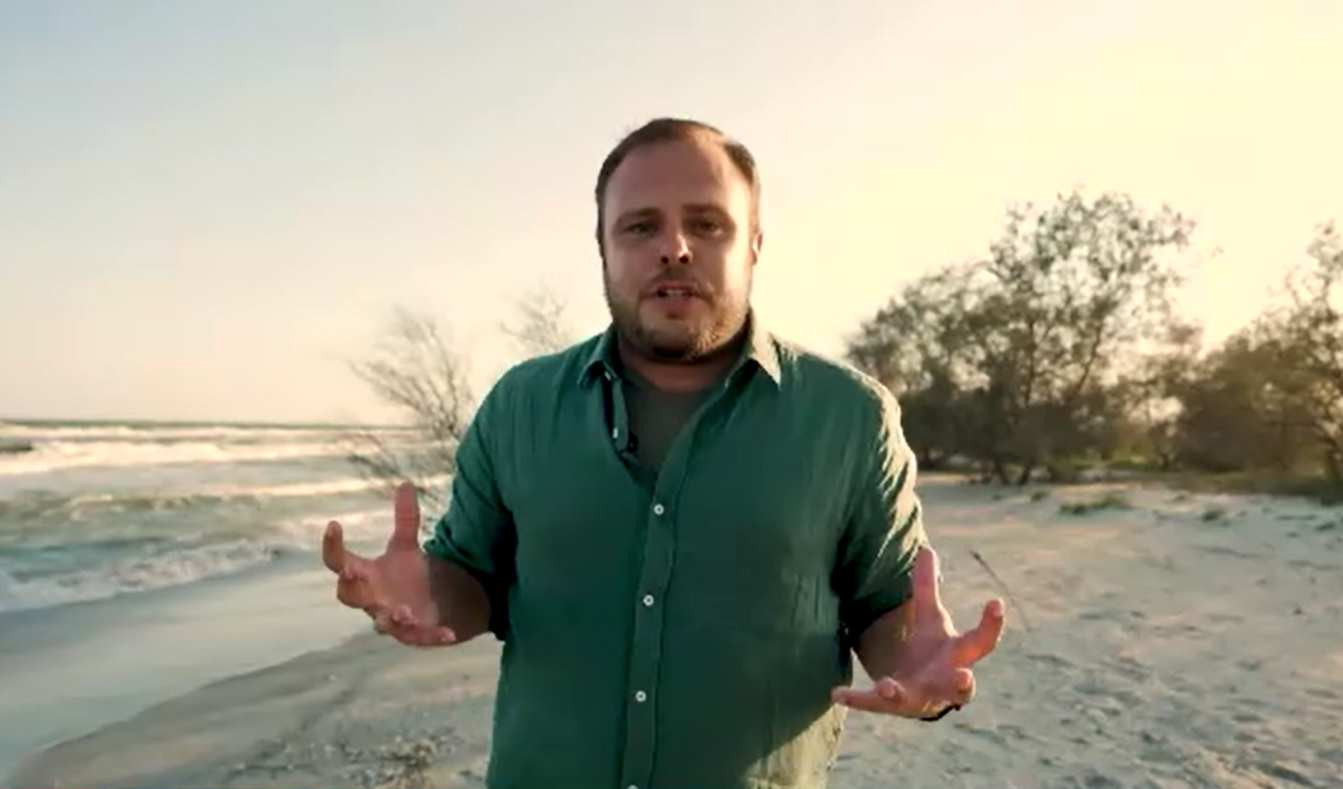 Cât costă metrul pătrat de teren în comuna Grindul Chituc, pe care se bat două ministere și două primării