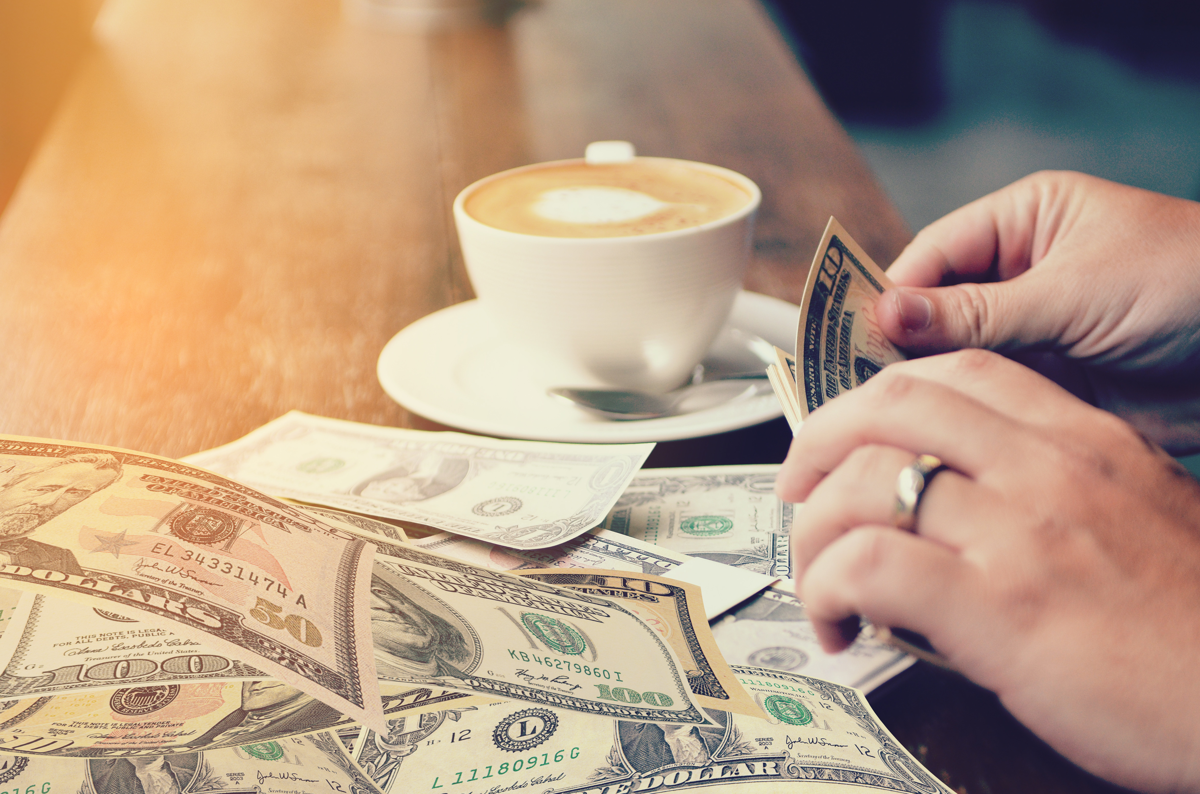 Motivul emoționant pentru care un bărbat a lăsat un bacșiș de 10.000 de dolari la un restaurant din Michigan