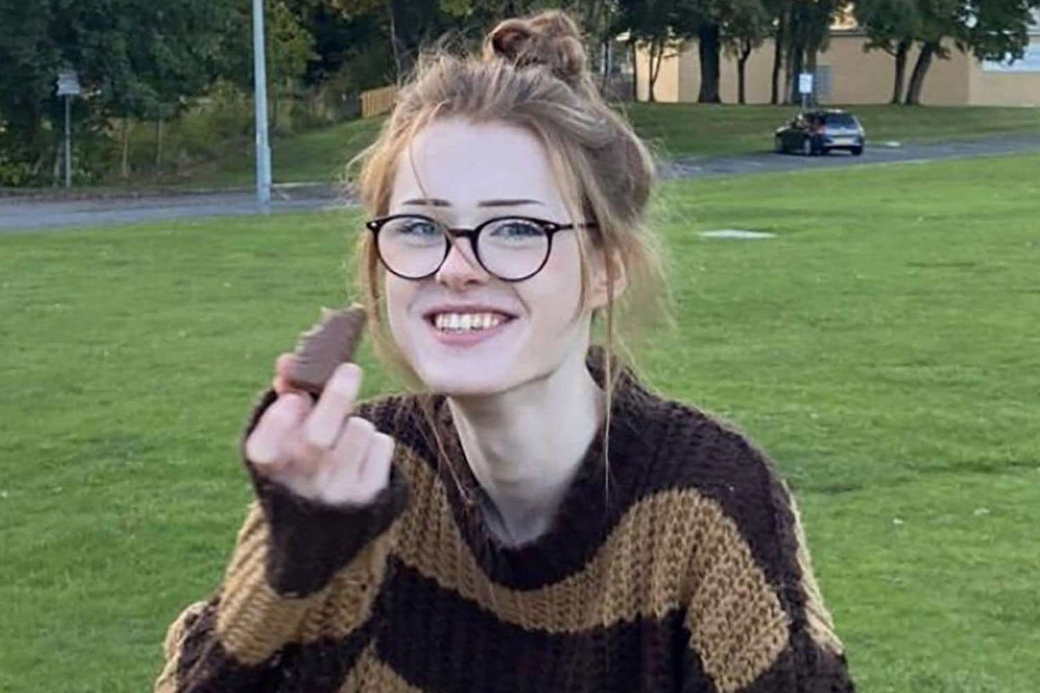 Mama unei adolscente ucisă de doi băieți pe care i-a cunoscut pe internet trage un semnal de alarmă