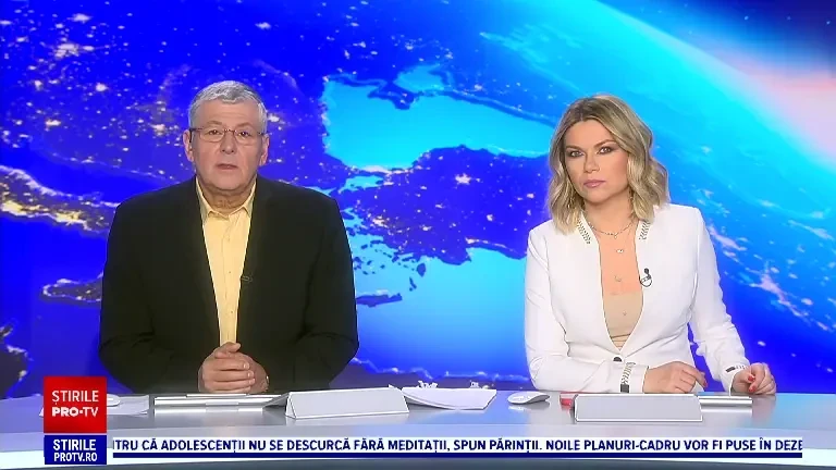 Patru copii și o femeie, răniți într-un accident din Gorj. Șoferița s-a oprit cu mașina într-un copac