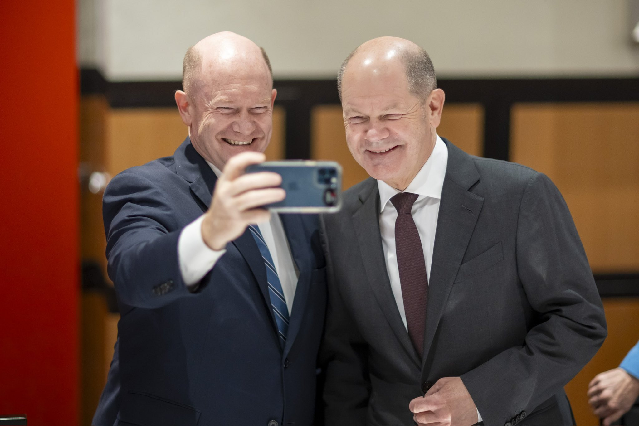 Întâlnire surprinzătoare a lui Olaf Scholz: ”Încântat să-mi revăd sosia”. Care este cancelarul german
