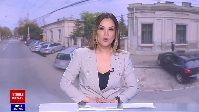 La un pas de tragedie. Ce s-a întâmplat cu o bucată de tablă de pe acoperișul unei clădirii a universității din Galați