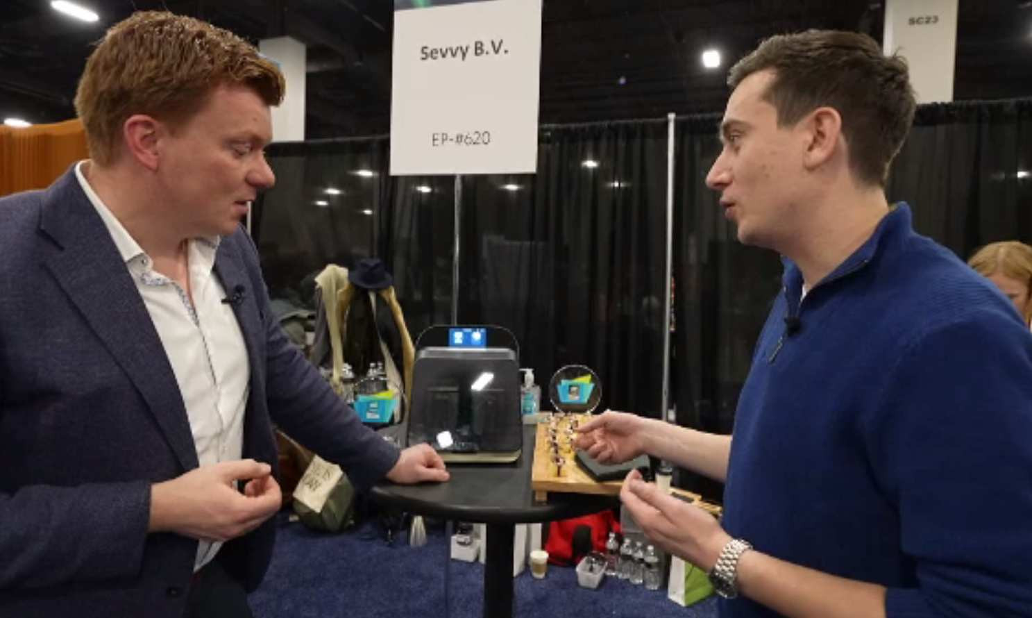 Roboții din HoReCa stârnesc ample controverse. Au devenit buni, dar nu pot înlocui în totalitate profesioniștii