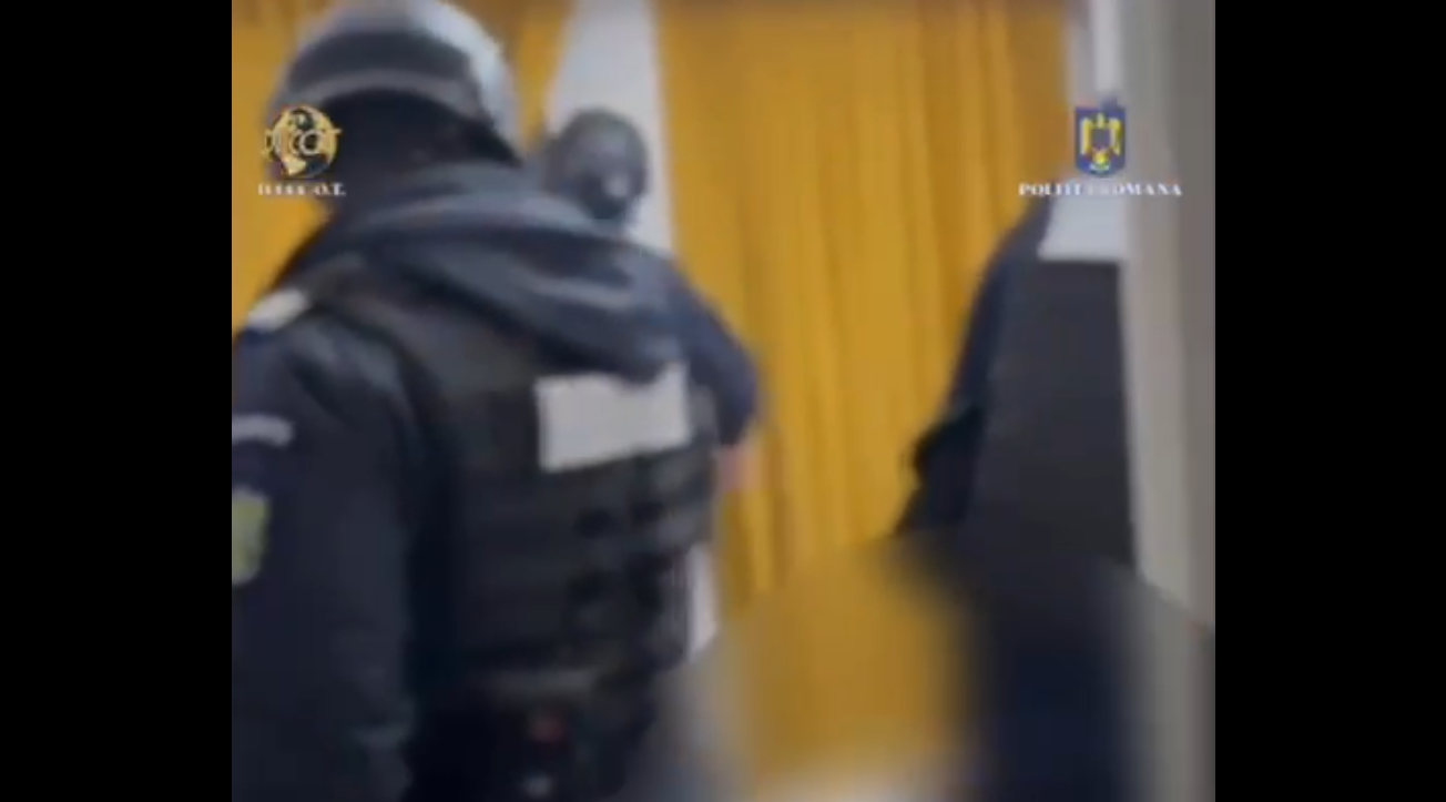 Două fete de 17 ani din Iași au fost obligate să se prostitueze. Patru persoane sunt cercetate pentru trafic de minori