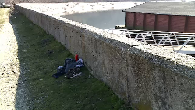 Un tânăr din Olt s-a sinucis după ce și-a pierdut tot salariul la păcănele. ”Avea patimă, juca toți banii”