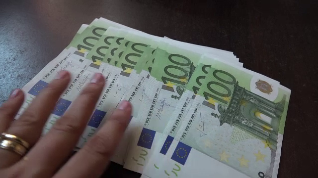 Șeful Gărzii de Mediu Bistrița-Năsăud, reținut de DNA. Cerea șpagă în numele angajaților săi, pentru a nu mai face controale