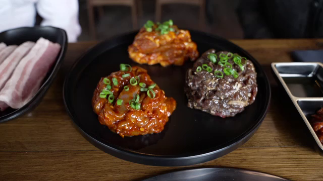 Restaurantele cu meniuri scurte atrag tot mai mulți clienți. Locurile disponibile pentru o zi se epuizează în câteva secunde