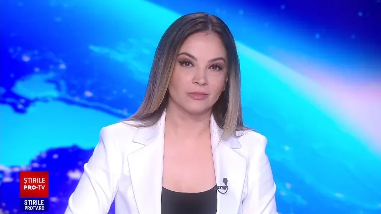 Un bărbat beat și fără permis a intrat cu mașina într-un excavator parcat, în centrul Brașovului. Ambele vehicule au luat foc