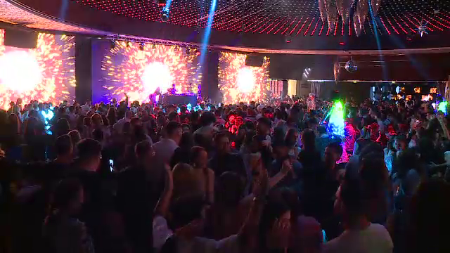 Distracție în cluburi, între Sfântul Valentin și Dragobete. Tinerii au lăsat iubirea pe locul doi și au dansat ore întregi