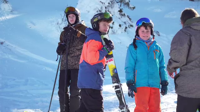 Elevii au intrat într-o vacanță de o săptămână, așa că turiștii au luat cu asalt stațiunile montane. Cât costă un sejur