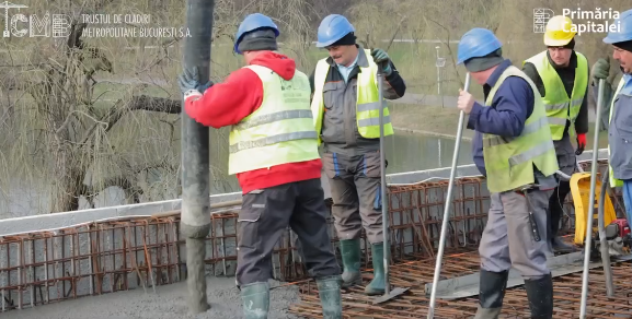 Lucrările la podul din Parcul Tineretului avansează. Cum arată acum zona