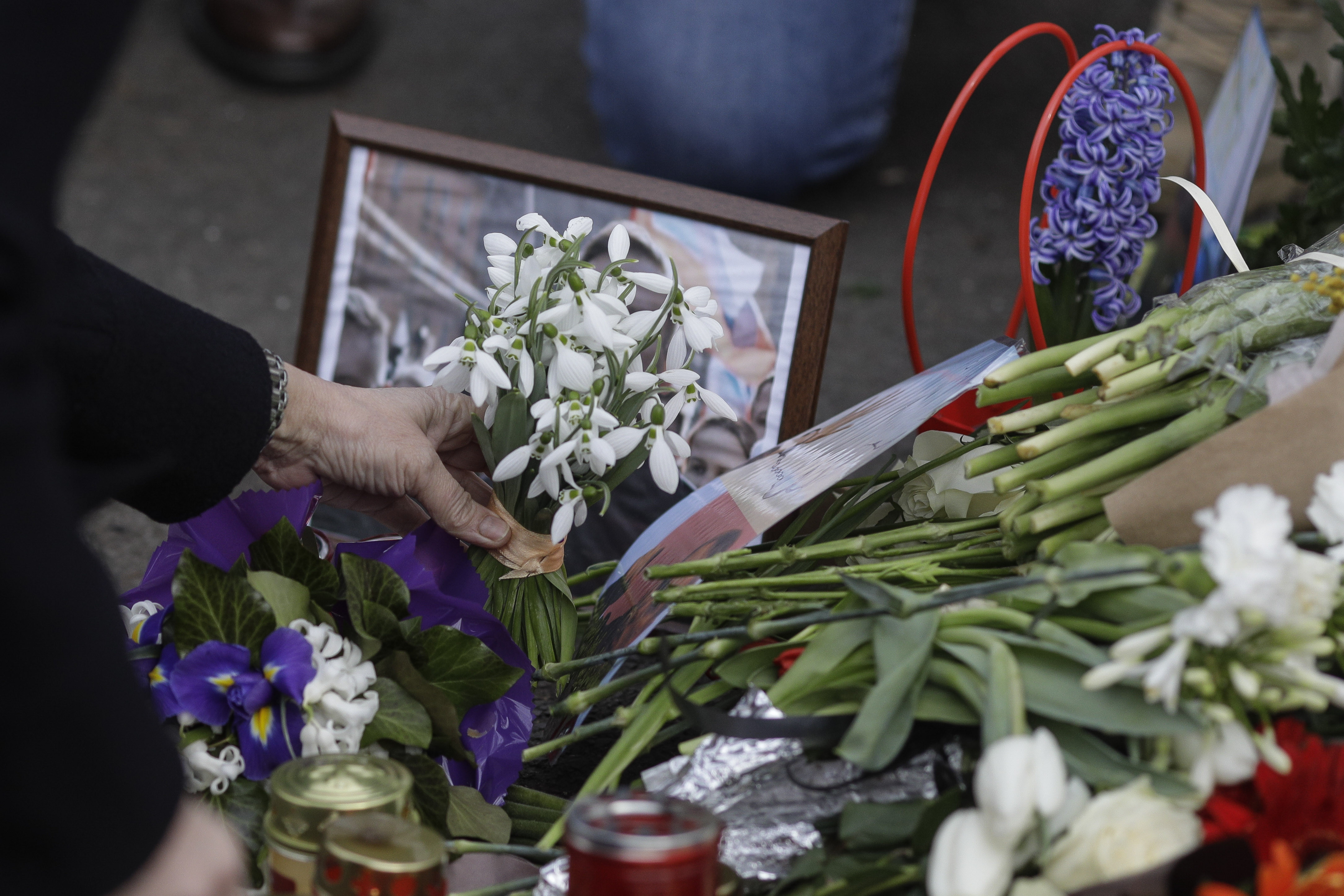 Aleksei Navaln&icirc;i la sediul Ambasadei Rusiei la Bucureşti