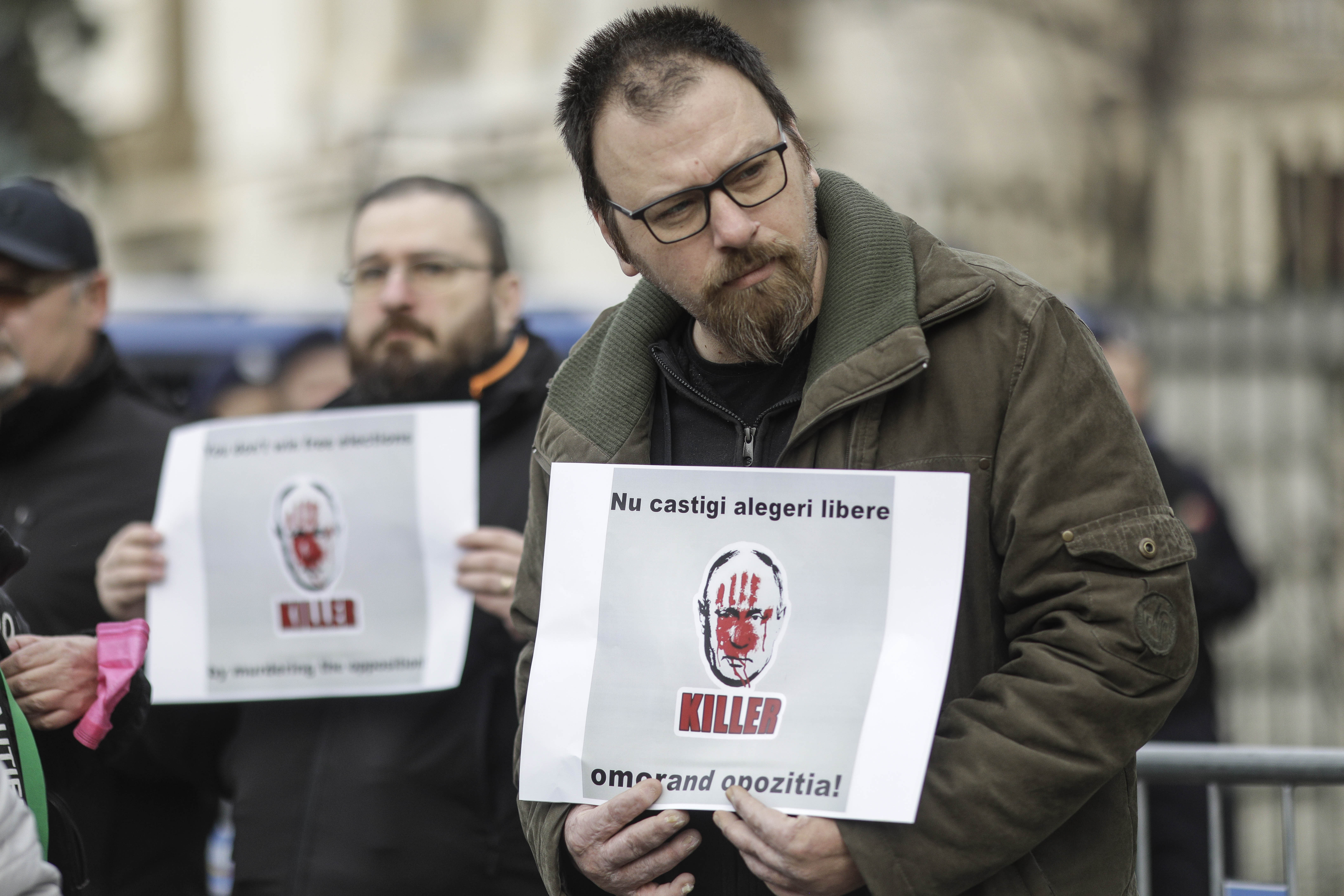 Aleksei Navaln&icirc;i la sediul Ambasadei Rusiei la Bucureşti