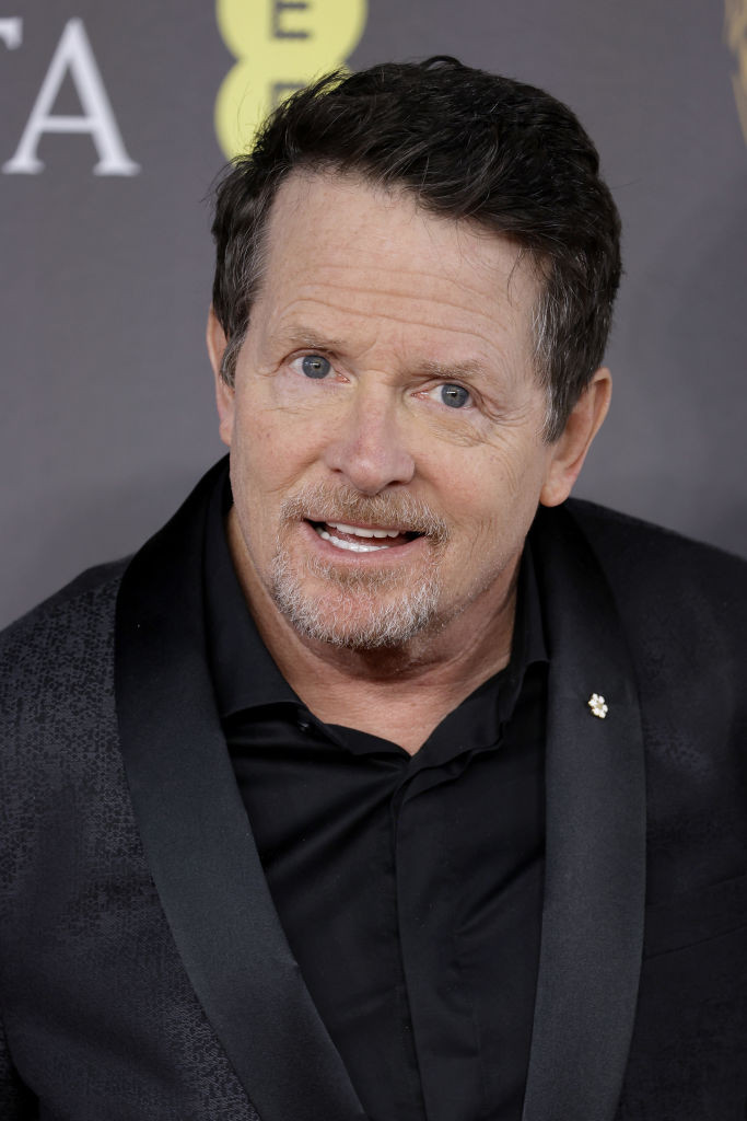 Publicul, în lacrimi, la apariția lui Michael J. Fox la premiile Bafta 2024. Actorul este bolnav de Parkinson